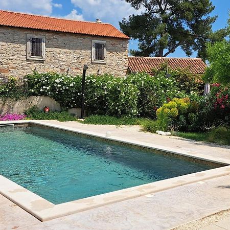 Eti And Mia Holiday Apartments Muntić Zewnętrze zdjęcie