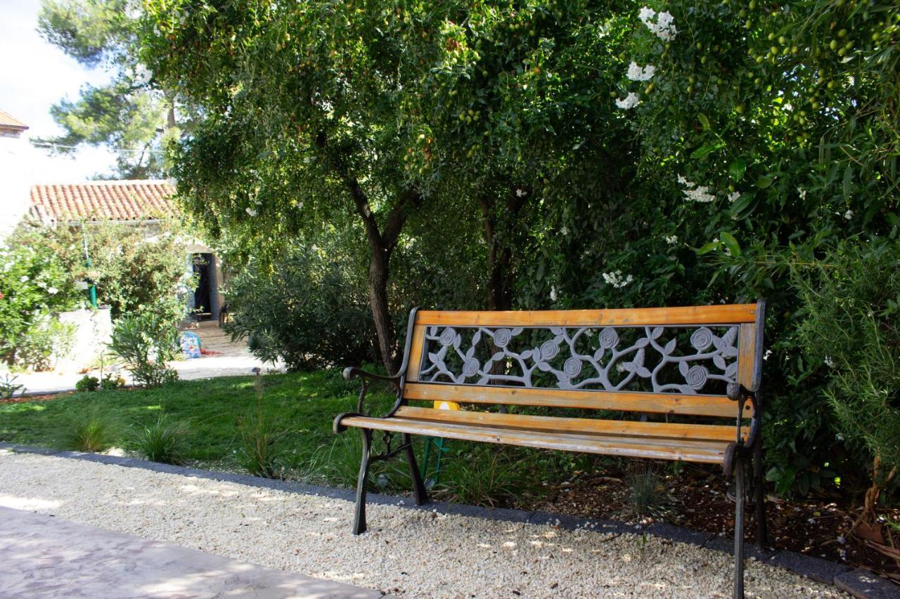 Eti And Mia Holiday Apartments Muntić Zewnętrze zdjęcie