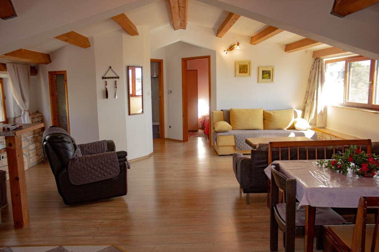 Eti And Mia Holiday Apartments Muntić Zewnętrze zdjęcie
