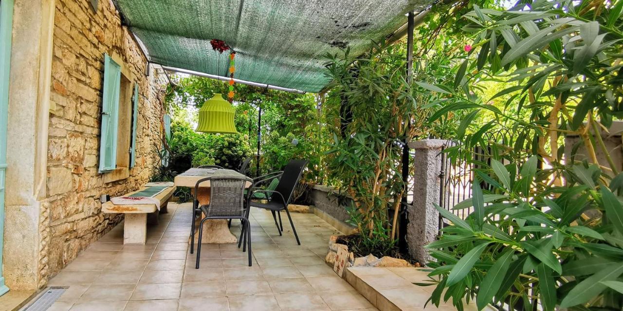 Eti And Mia Holiday Apartments Muntić Zewnętrze zdjęcie